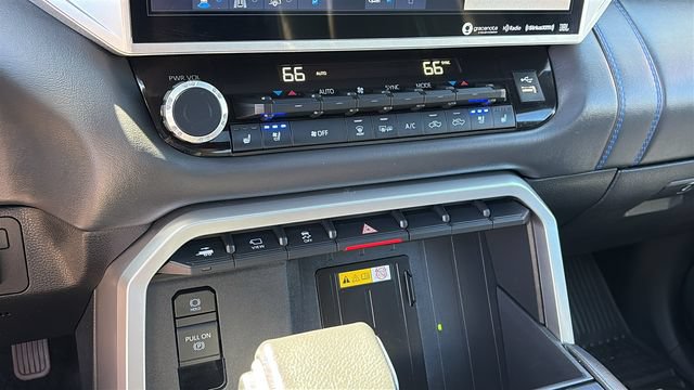 Used 2023 Toyota Tundra Platinum AWD/4WD image 19