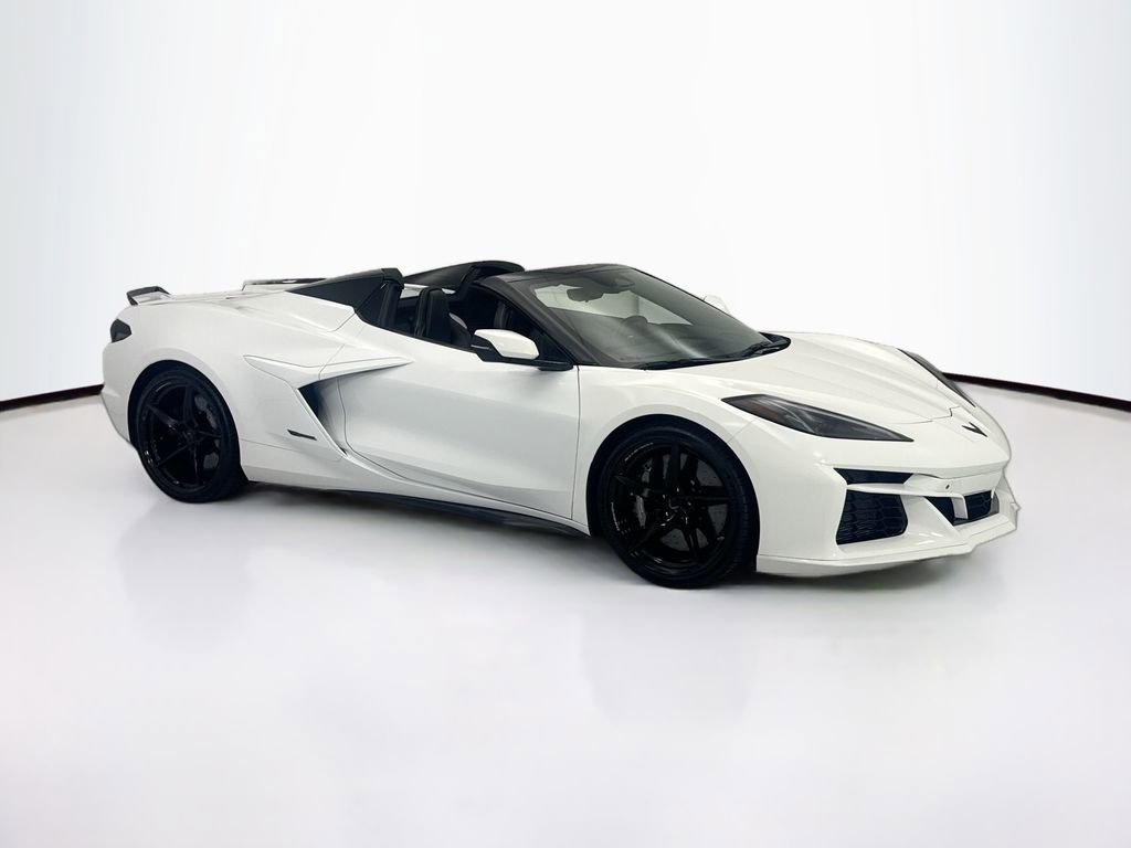 Used 2025 Chevrolet Corvette E-Ray AWD/4WD image 3
