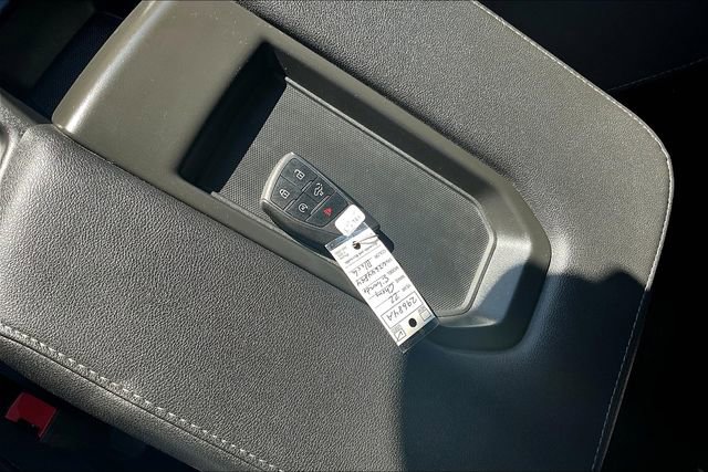 Used 2022 Chevrolet Silverado 1500 LT image 9