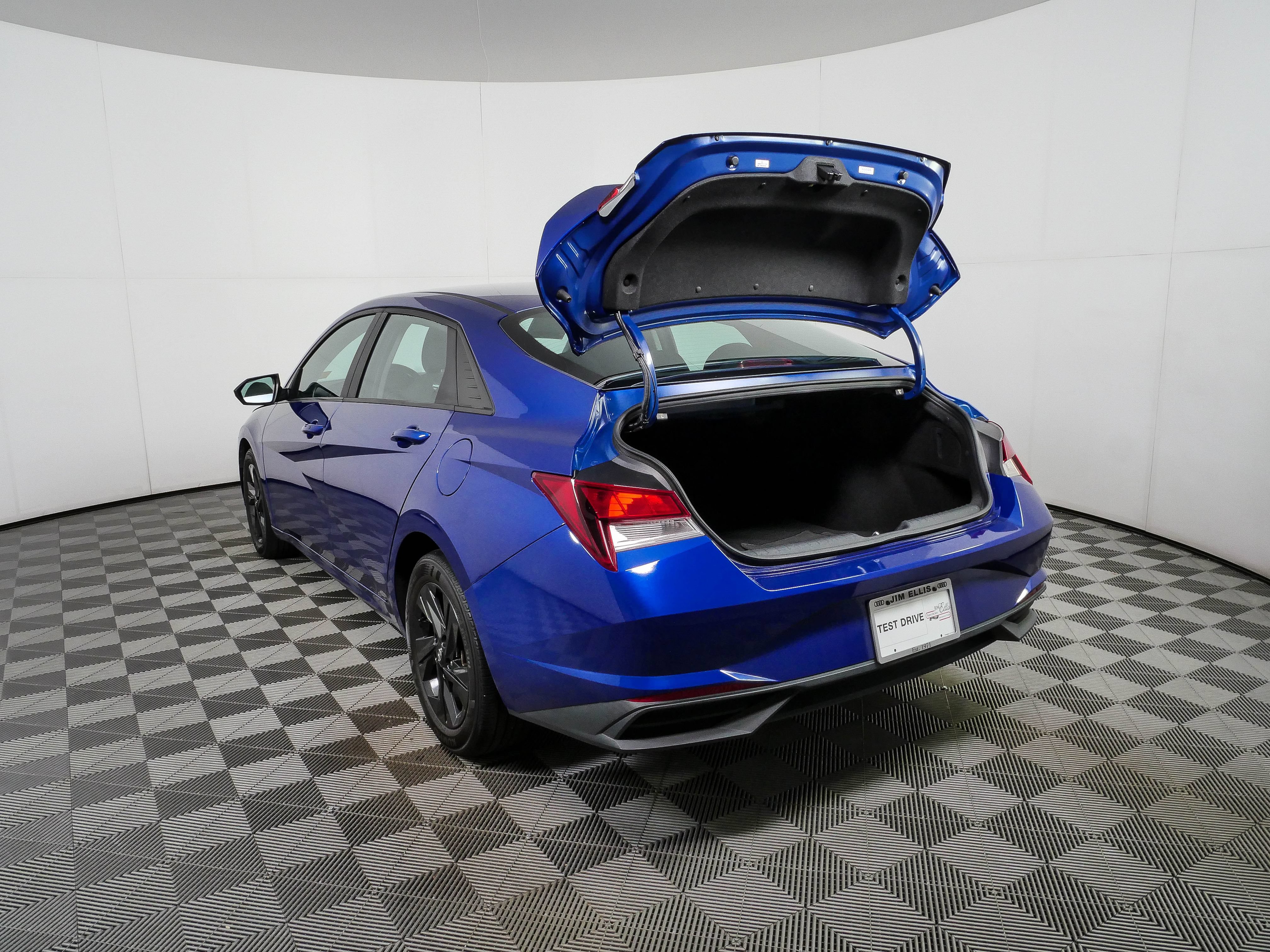 Used 2021 Hyundai Elantra SEL w/ Convenience Package FWD image 29