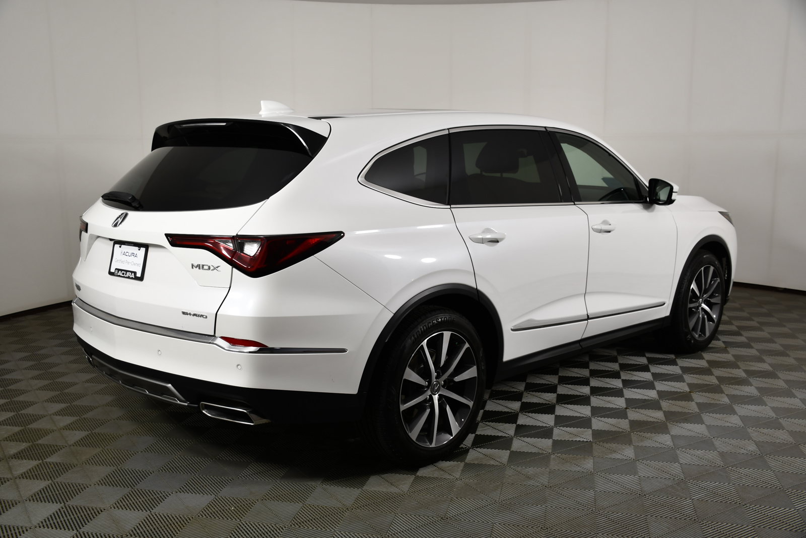 Certified 2025 Acura MDX SH-AWD w/ Technology Package image 6