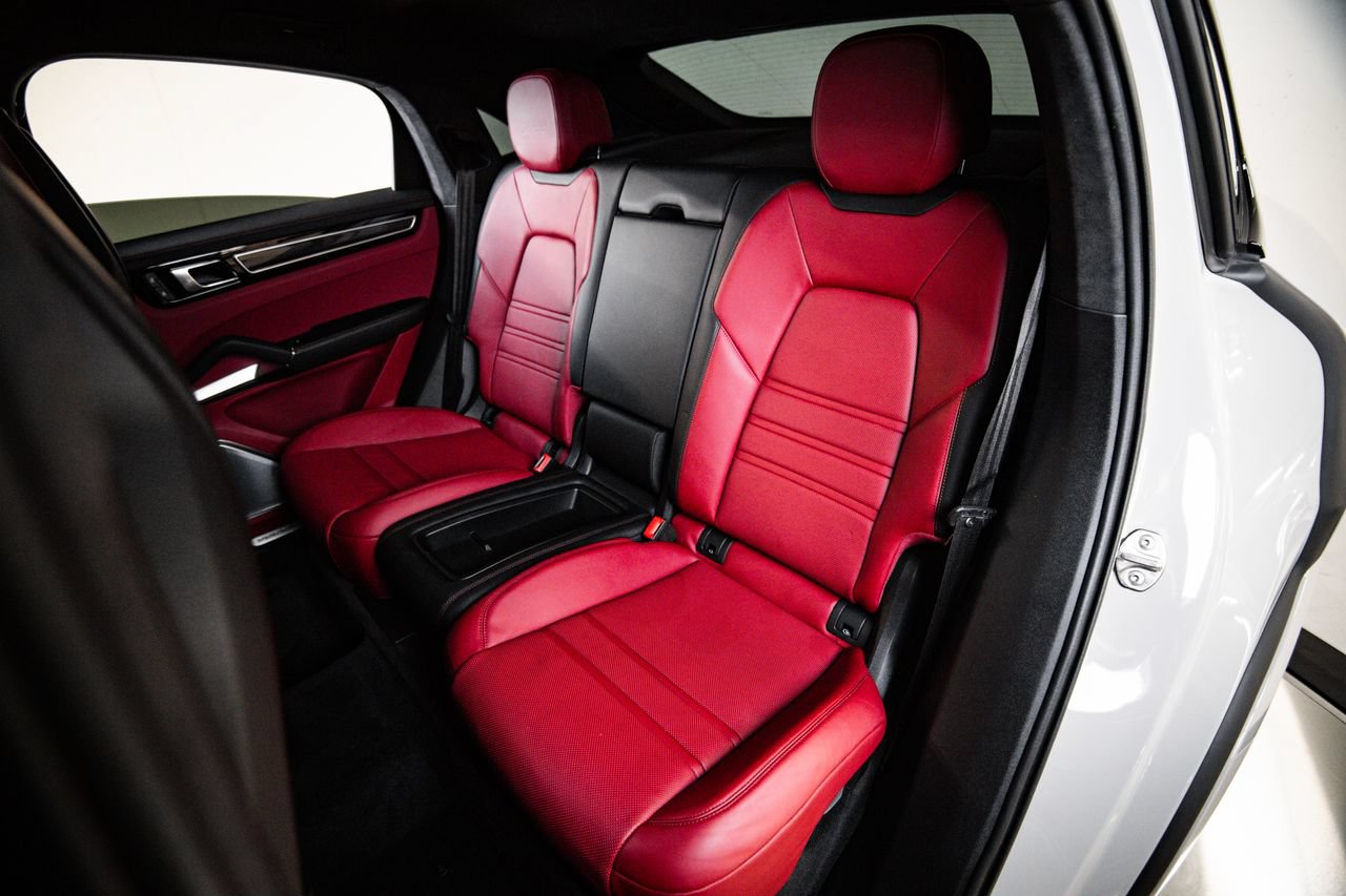 Certified 2022 Porsche Cayenne Turbo AWD/4WD image 24