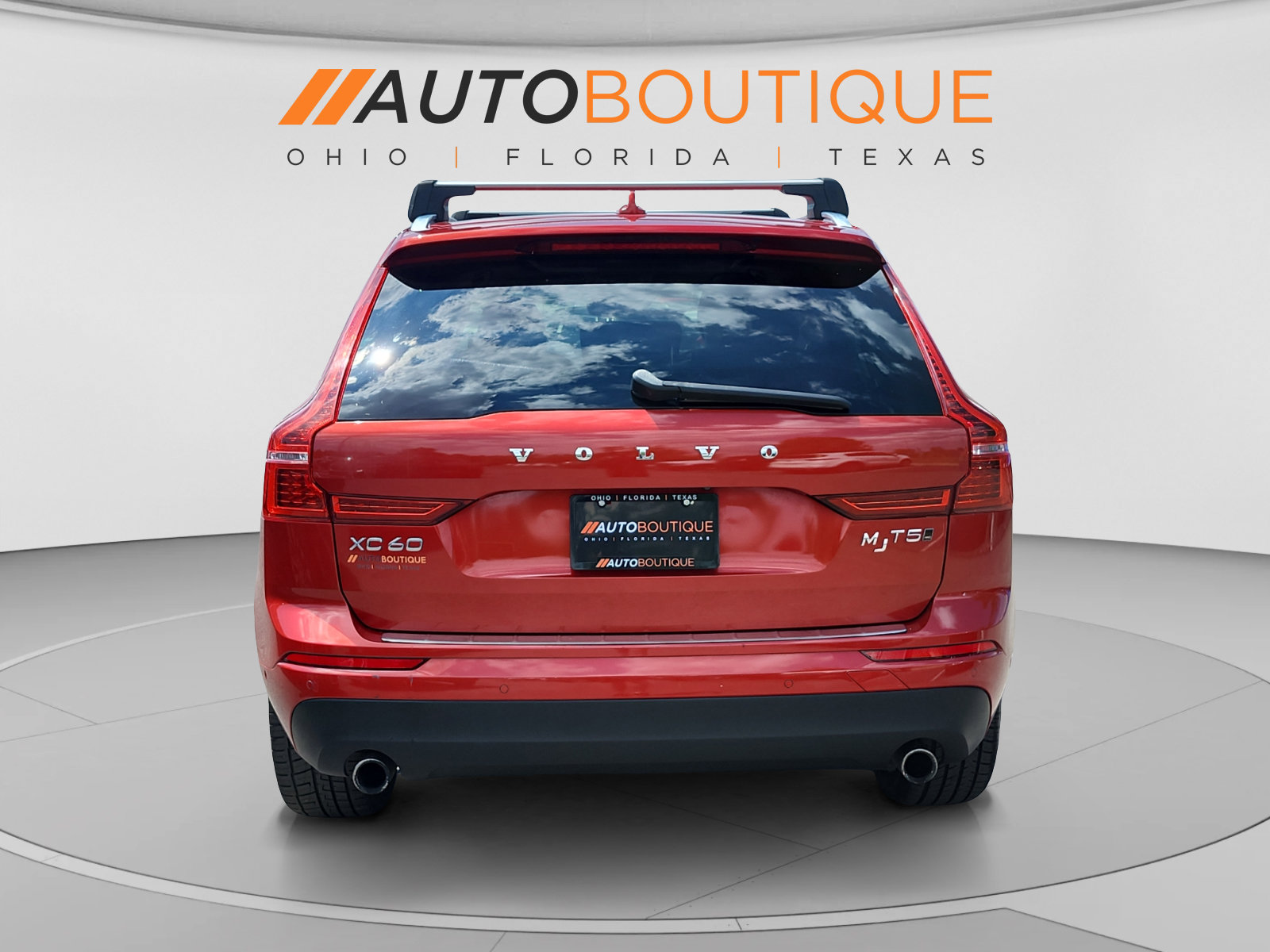 Used 2019 Volvo XC60 T5 Momentum w/ Protection Package AWD/4WD image 4