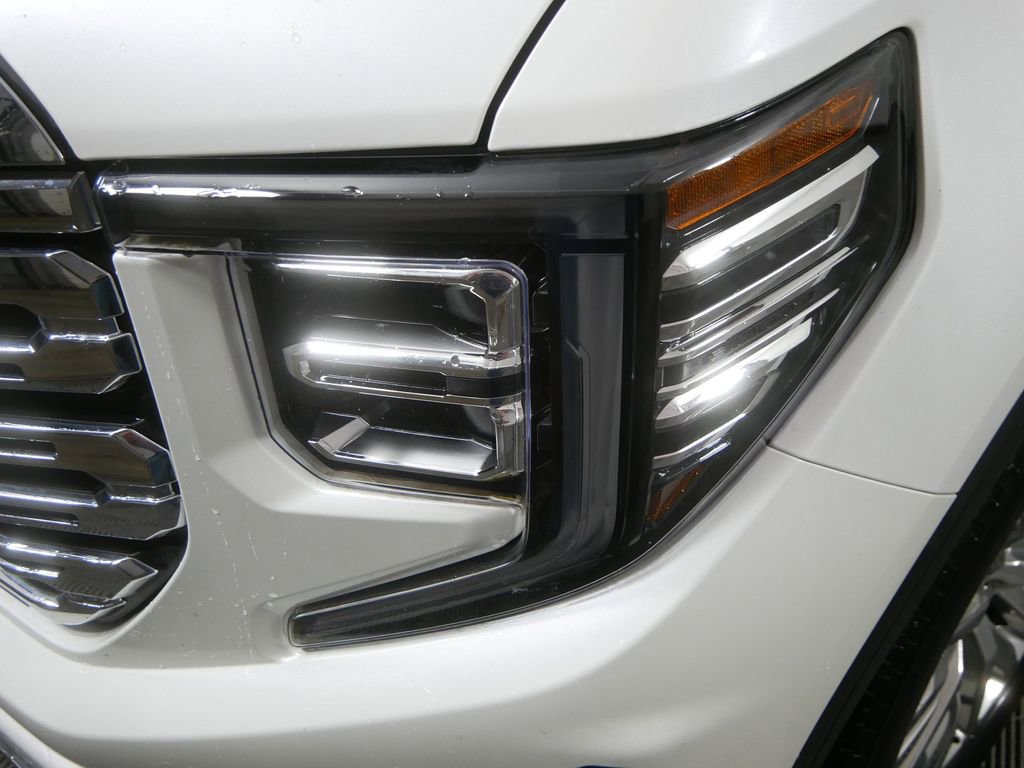 Used 2024 GMC Sierra 1500 Denali w/ Technology Package AWD/4WD image 10