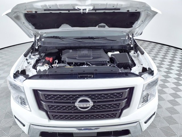 Used 2023 Nissan Titan SV image 17