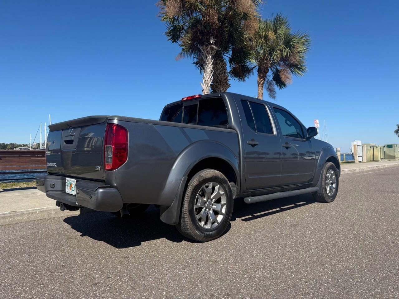 Used 2020 Nissan Frontier SV image 4
