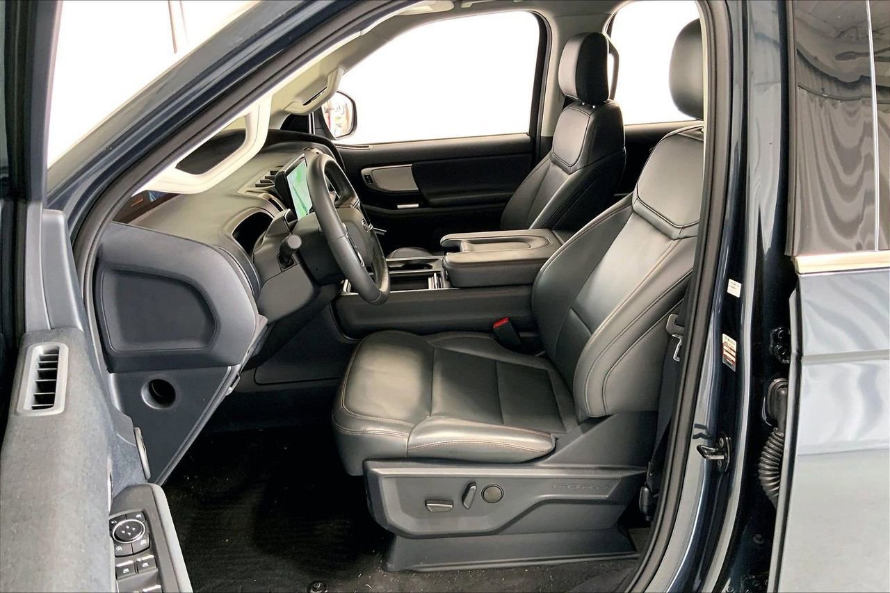 Used 2025 Ford Expedition Max Active RWD image 15