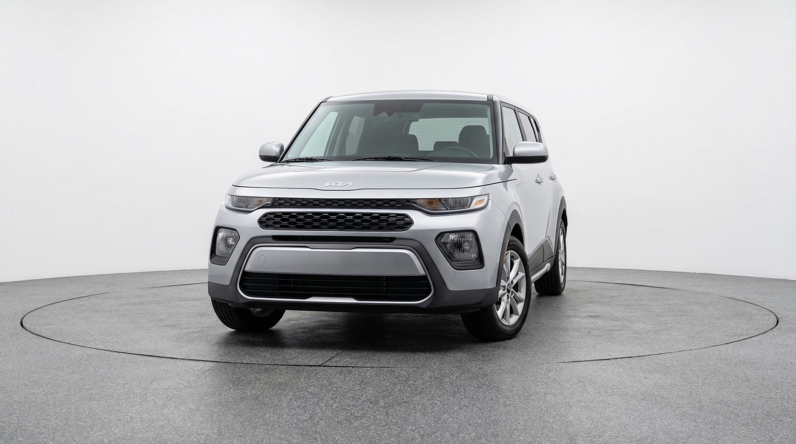 Used 2025 Kia Soul LX w/ LX Technology Package image 2
