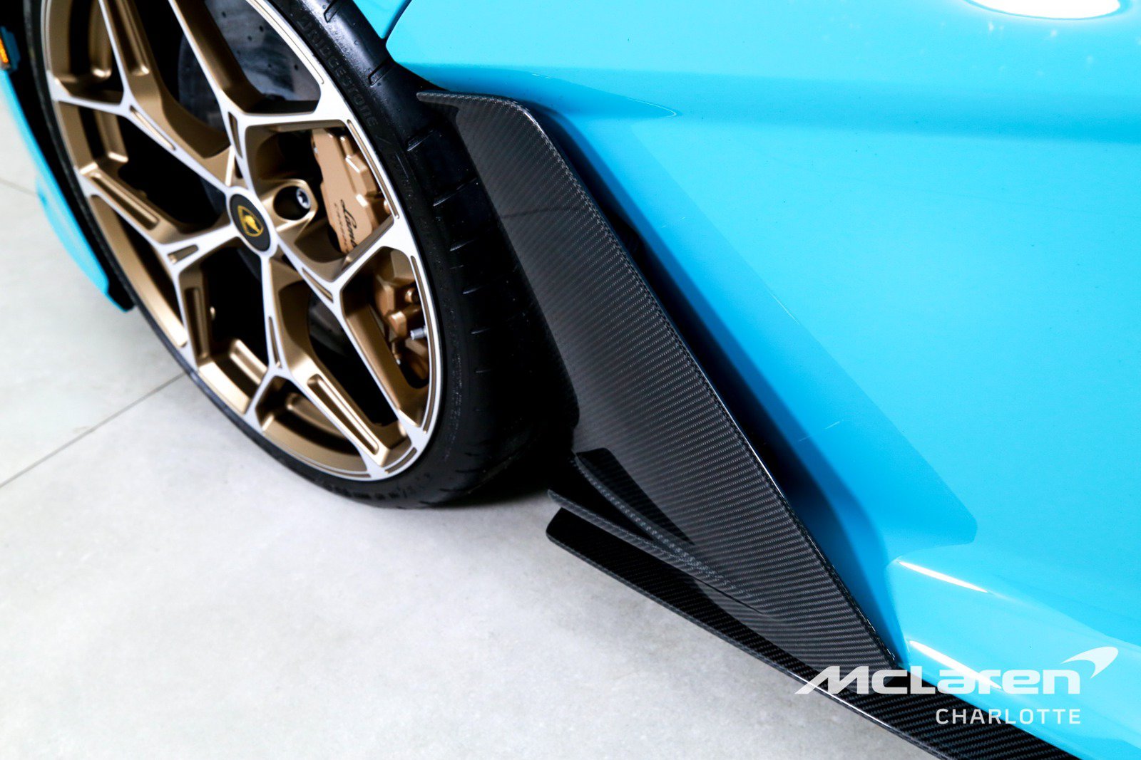Used 2025 Lamborghini Revuelto AWD/4WD image 35
