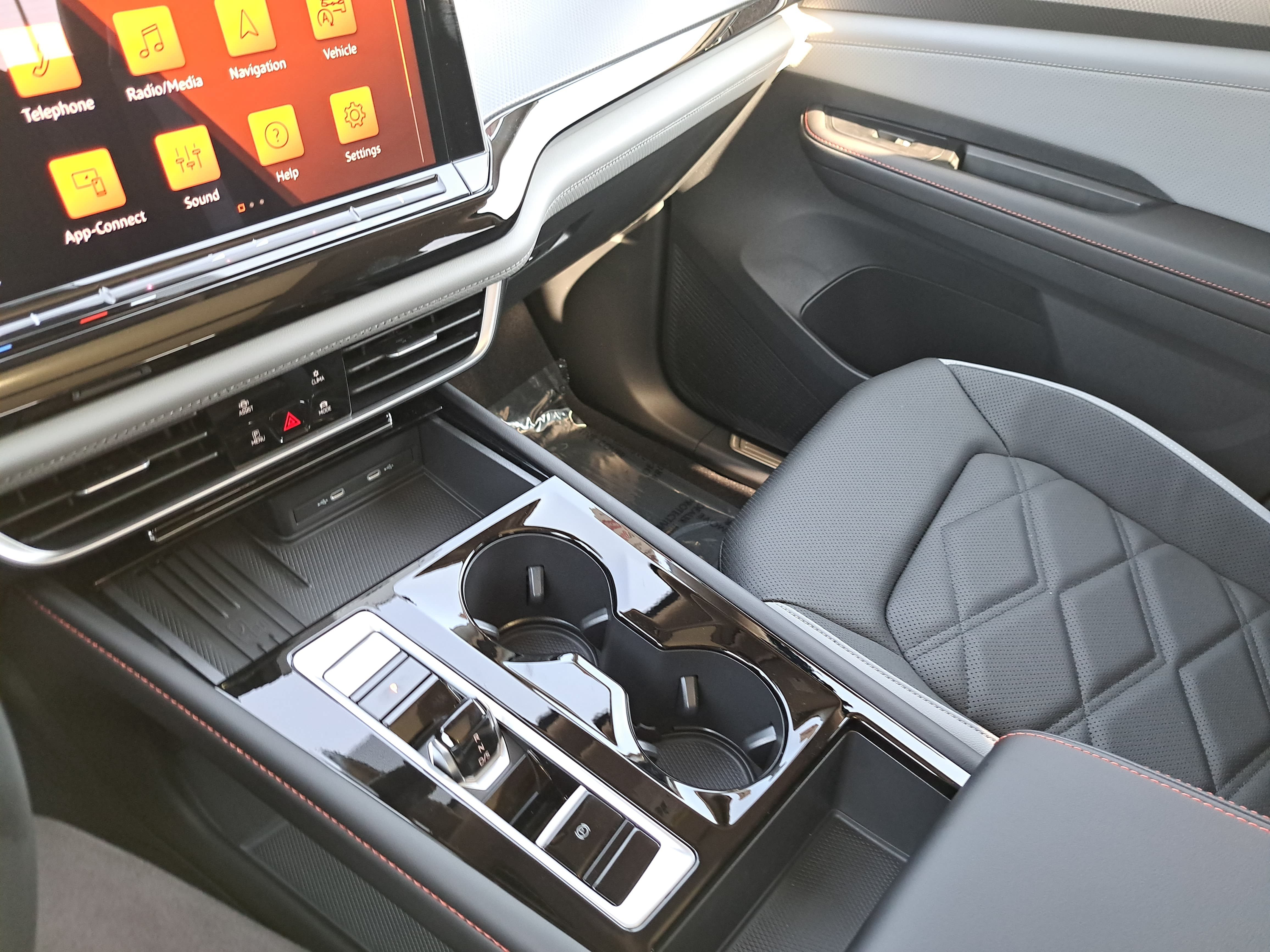 New 2026 Volkswagen Atlas Peak Edition AWD/4WD image 25