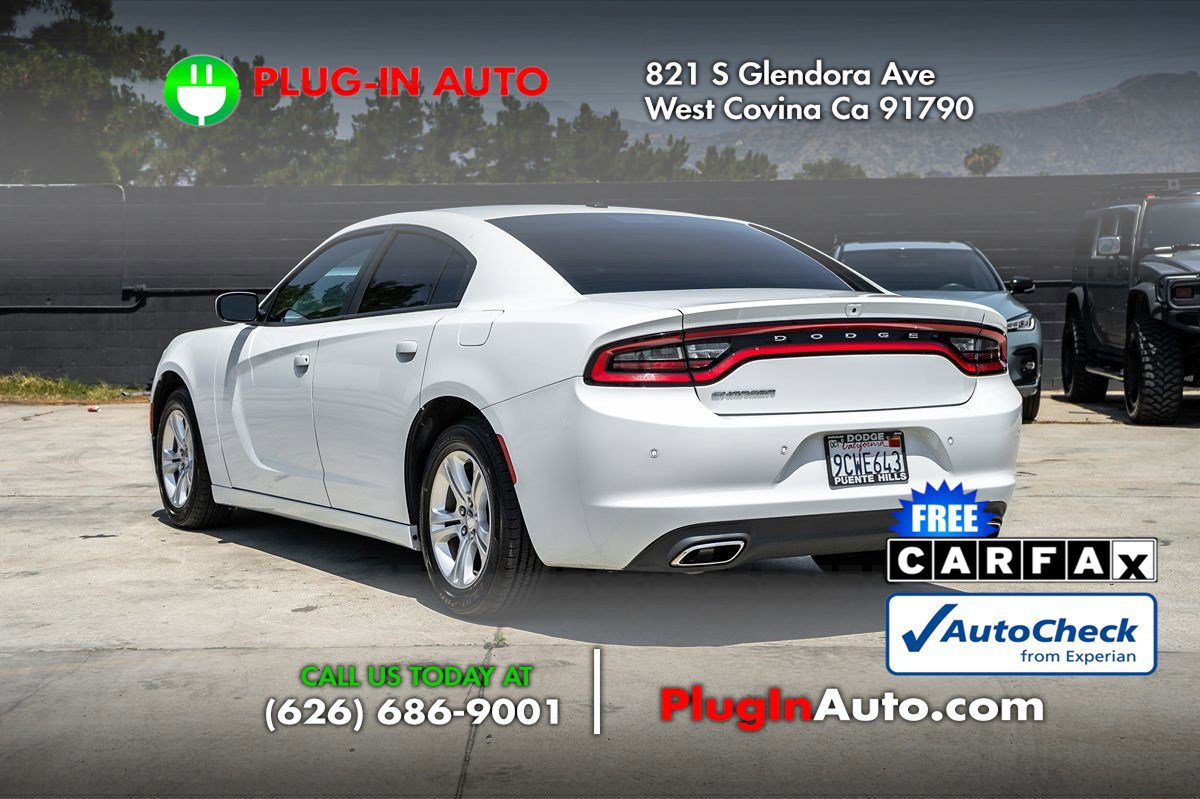 Used 2022 Dodge Charger SXT RWD image 2