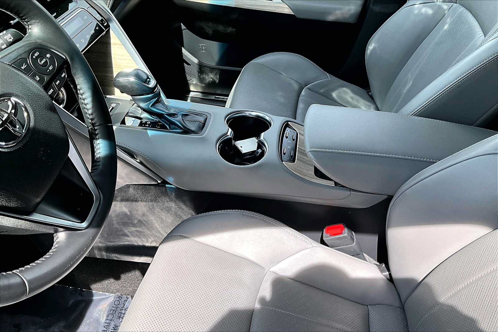 Used 2024 Toyota Venza Limited AWD/4WD image 17