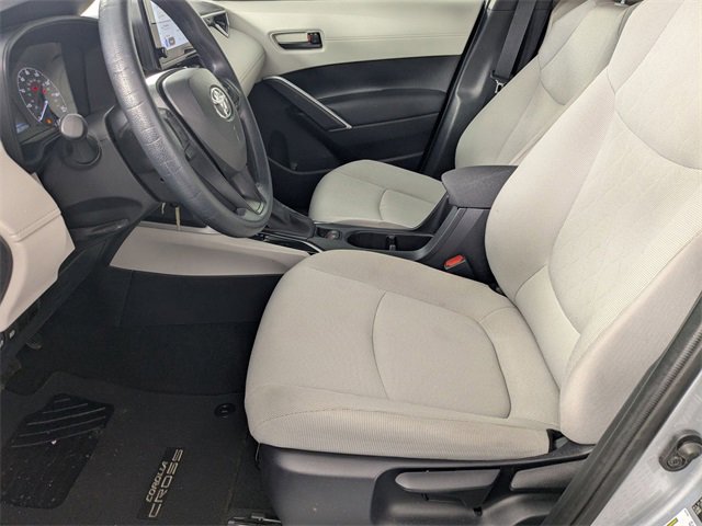 Used 2024 Toyota Corolla Cross L image 12