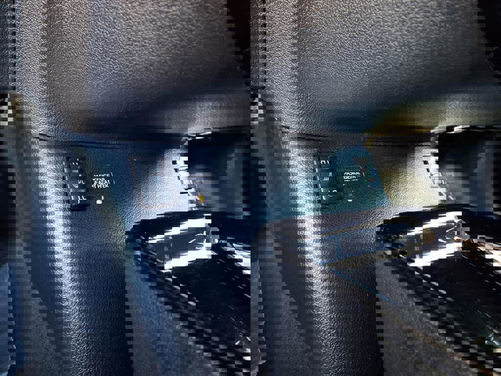 Used 2018 Toyota Prius Prime Plus image 14