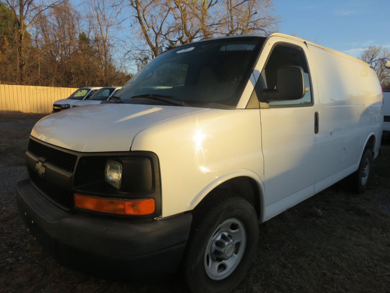Used 2011 Chevrolet Express 2500 RWD image 22