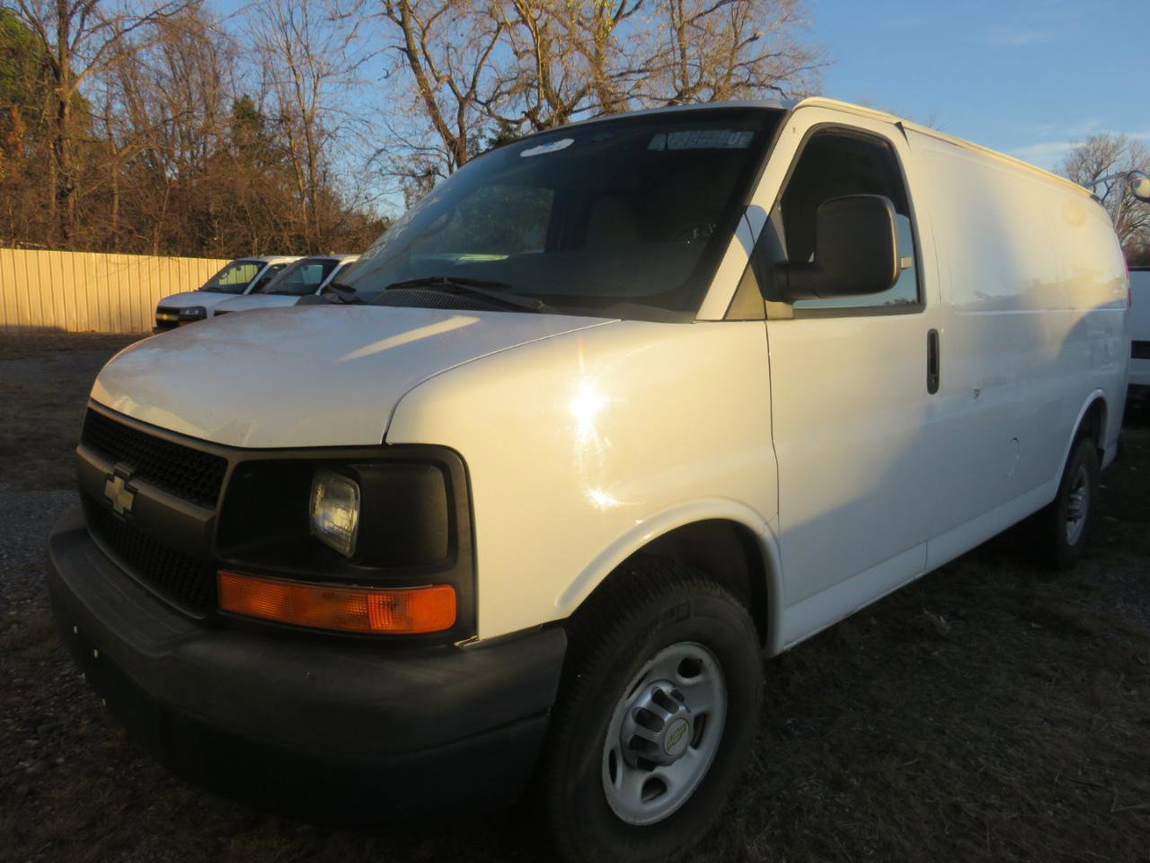 Used 2011 Chevrolet Express 2500 RWD image 22