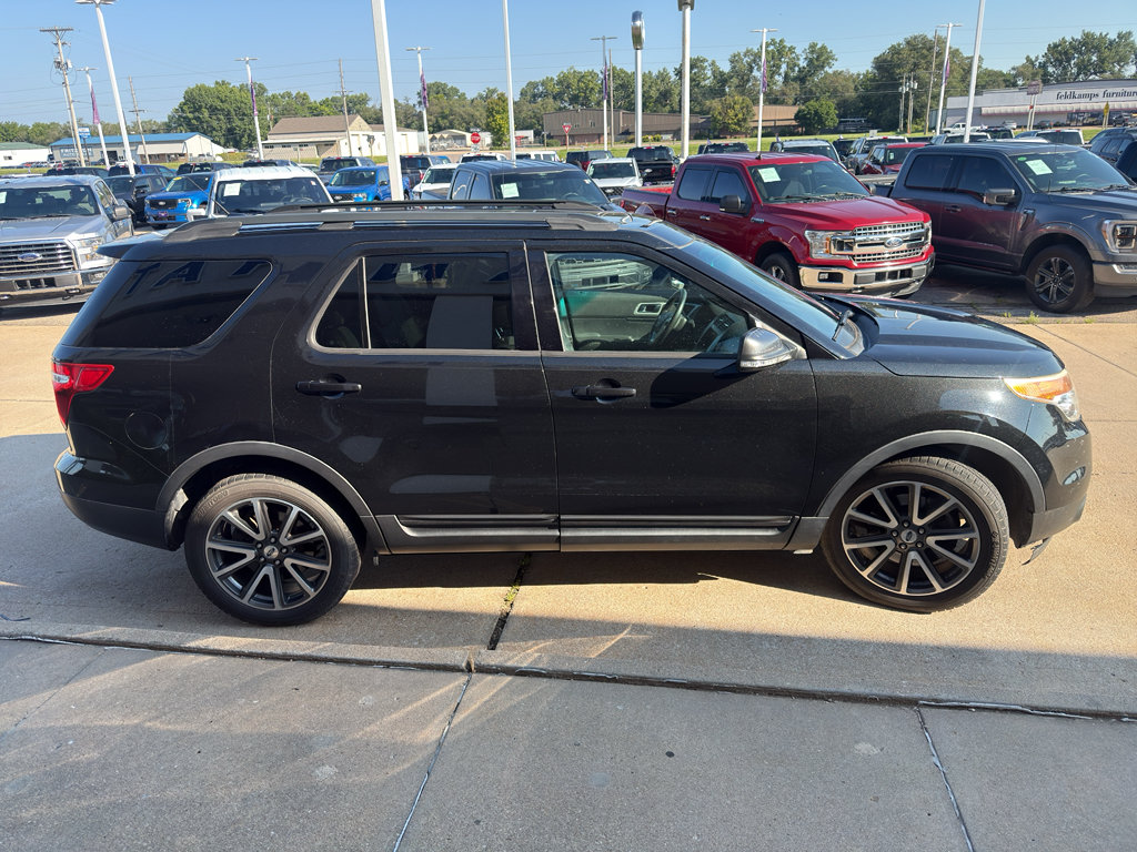 Used 2015 Ford Explorer XLT w/ Equipment Group 202A FWD image 5