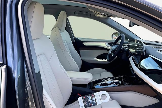 New 2026 Audi A6 Premium Plus AWD/4WD image 7