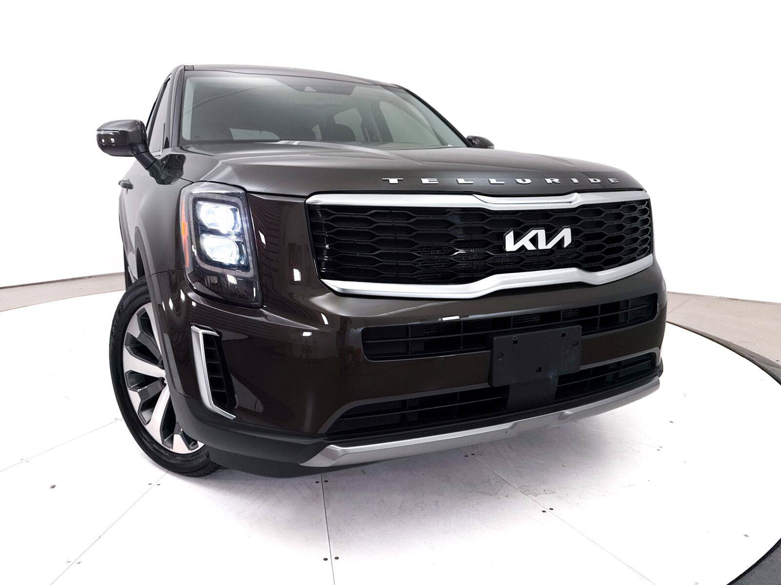 Used 2022 Kia Telluride EX w/ EX Premium Package FWD image 7