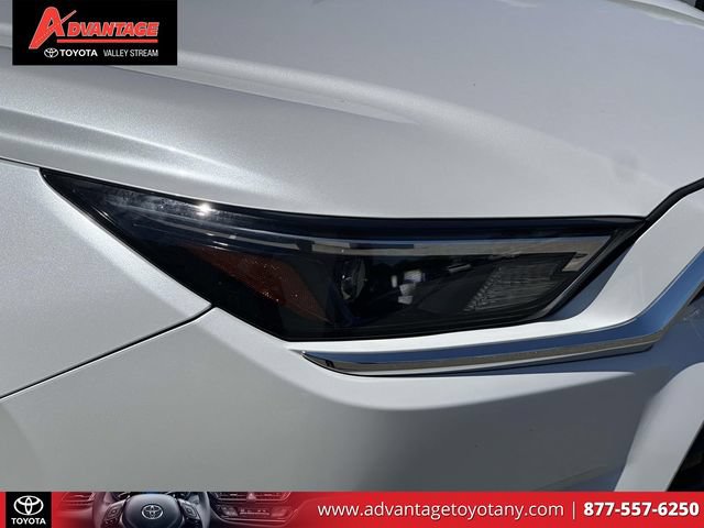Certified 2024 Toyota Grand Highlander AWD image 12