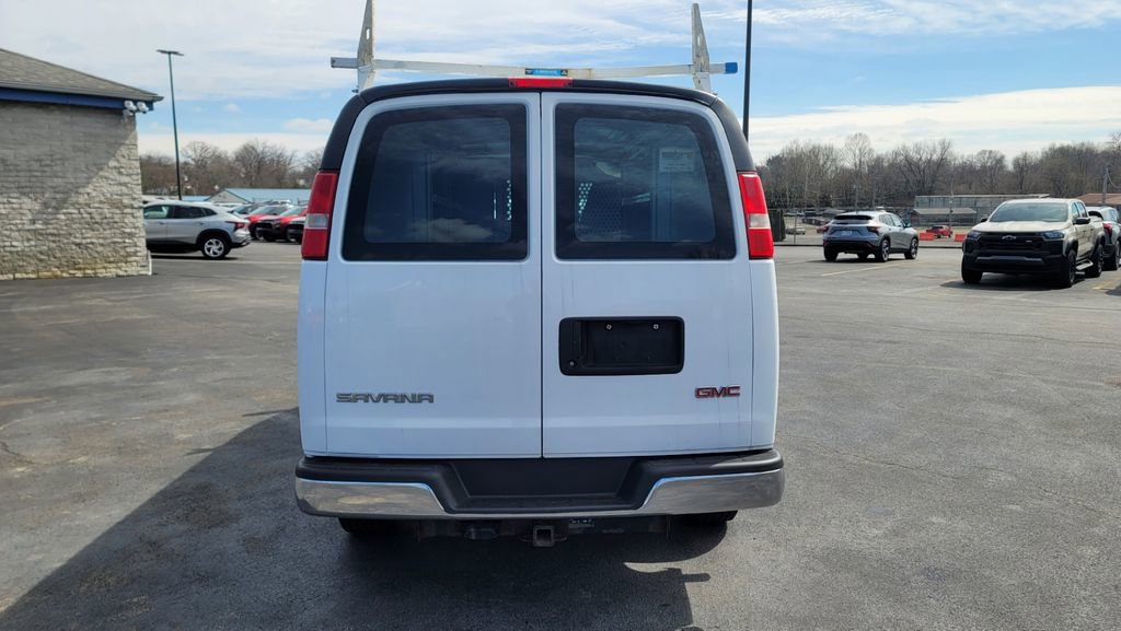 Used 2017 GMC Savana 2500 image 10