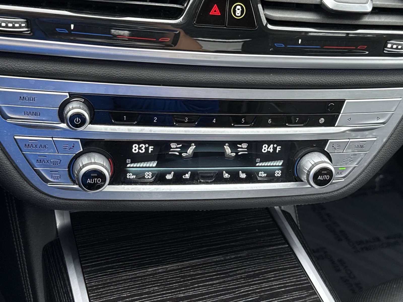 Used 2022 BMW 740i xDrive w/ M Sport Package AWD/4WD image 21