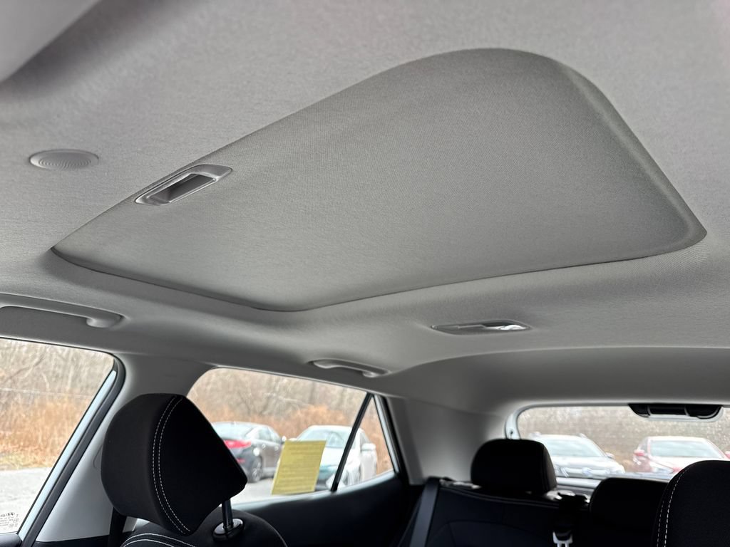 New 2026 Hyundai Venue SEL FWD image 31