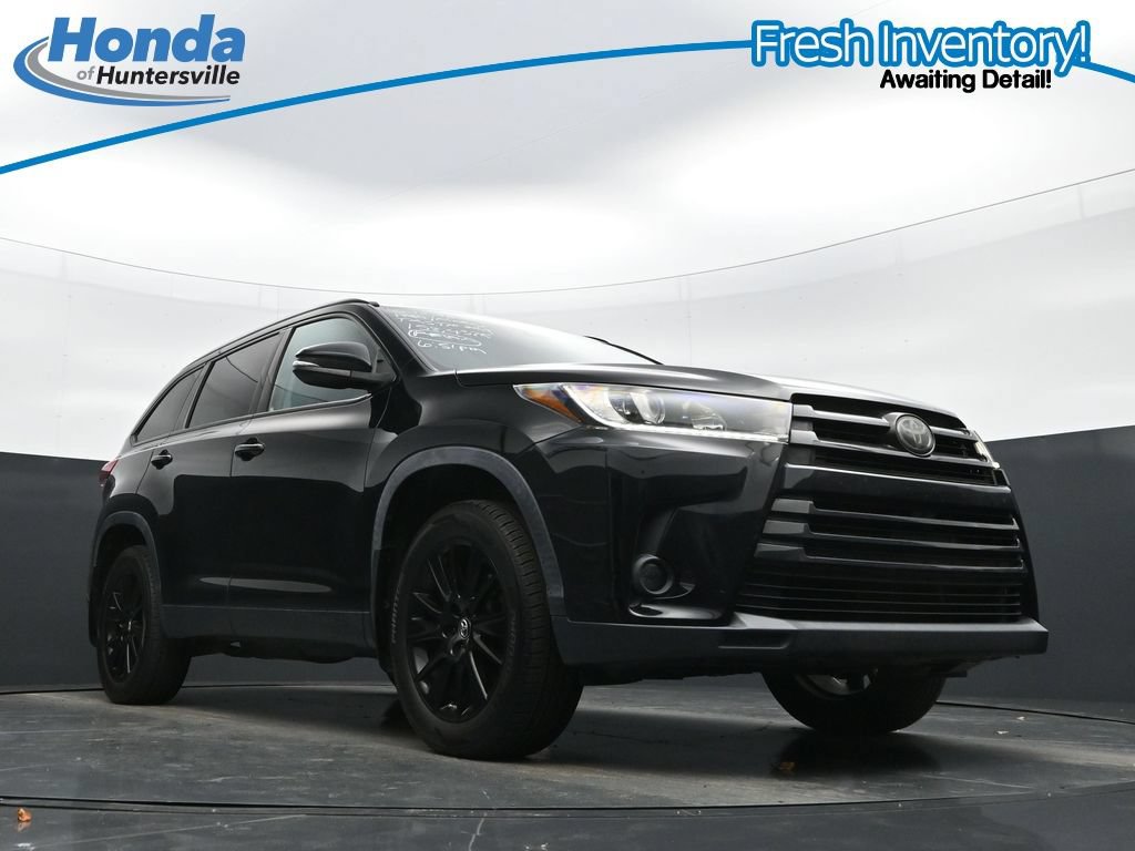 Used 2019 Toyota Highlander SE w/ Nightshade Edition AWD/4WD image 34