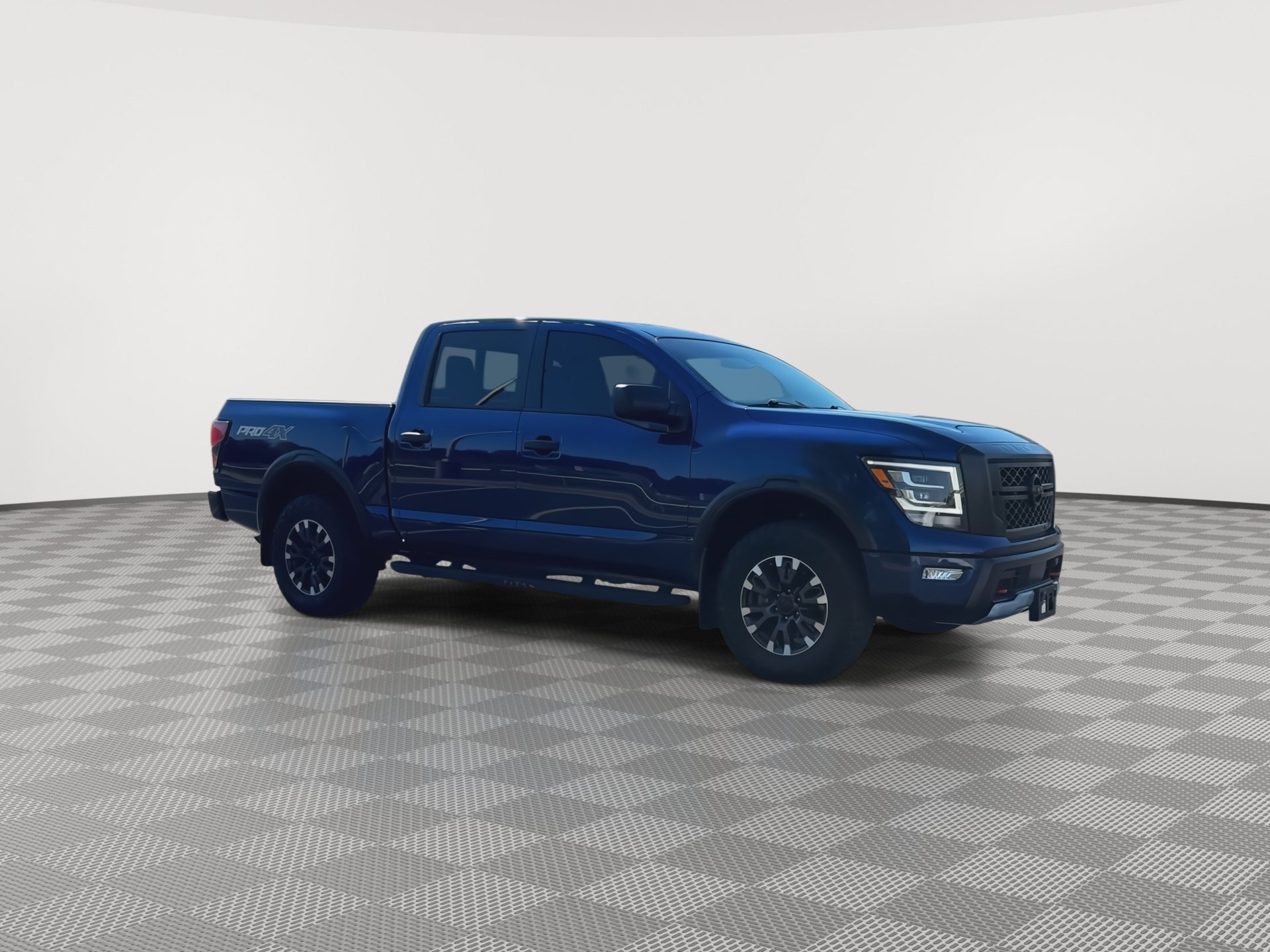 Used 2024 Nissan Titan PRO-4X w/ Pro-4x Utility Package AWD/4WD image 2