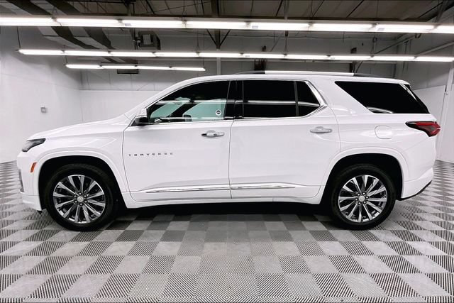 Used 2022 Chevrolet Traverse Premier FWD image 13