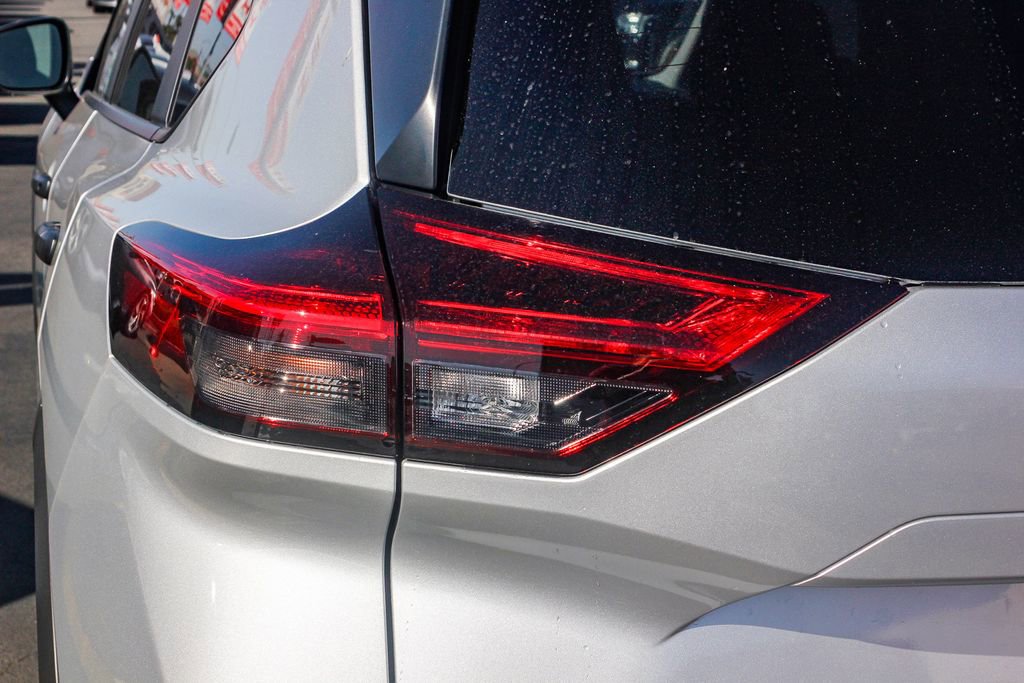 New 2025 Nissan Rogue S image 10