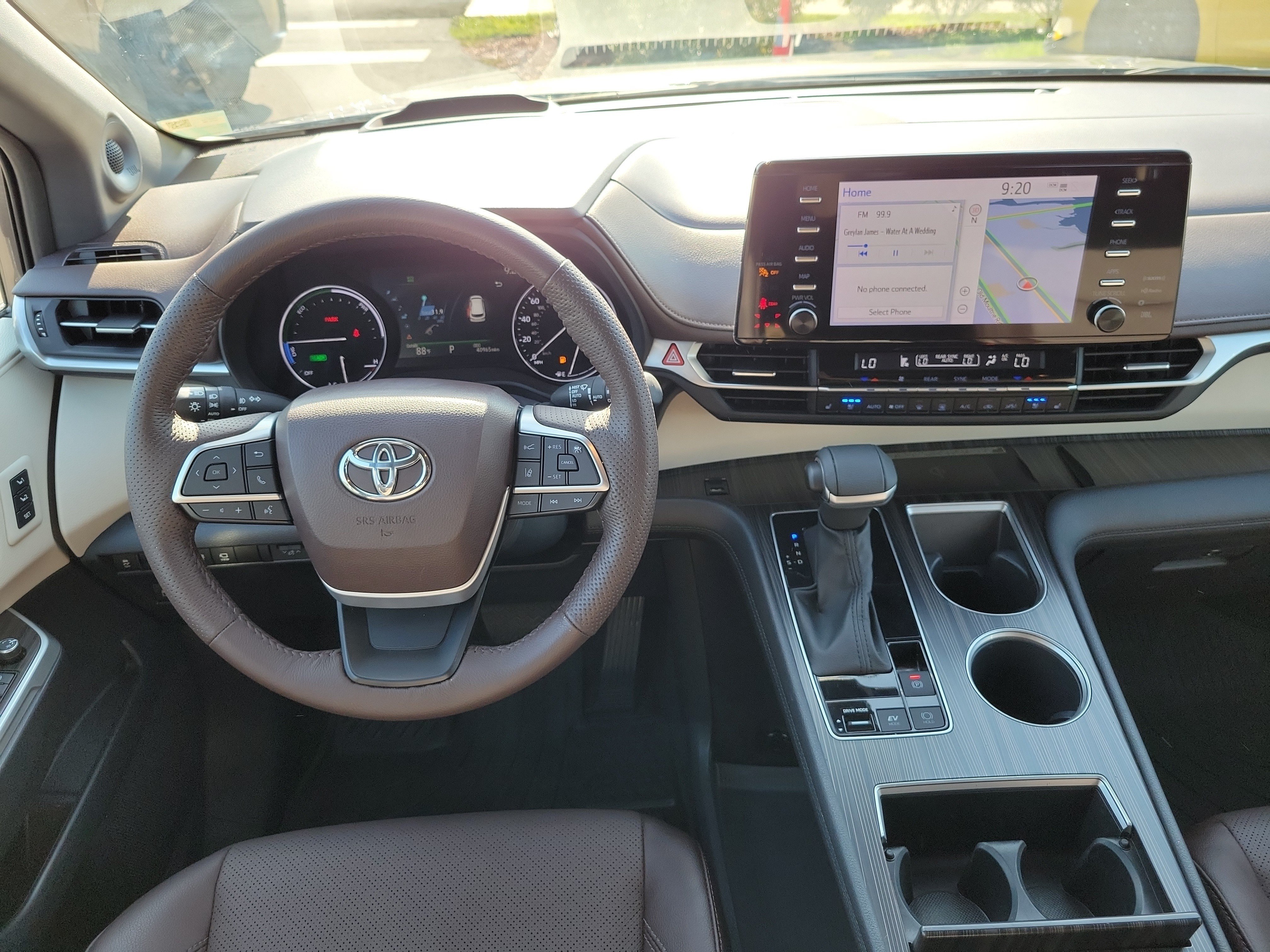 Used 2023 Toyota Sienna Platinum FWD image 19