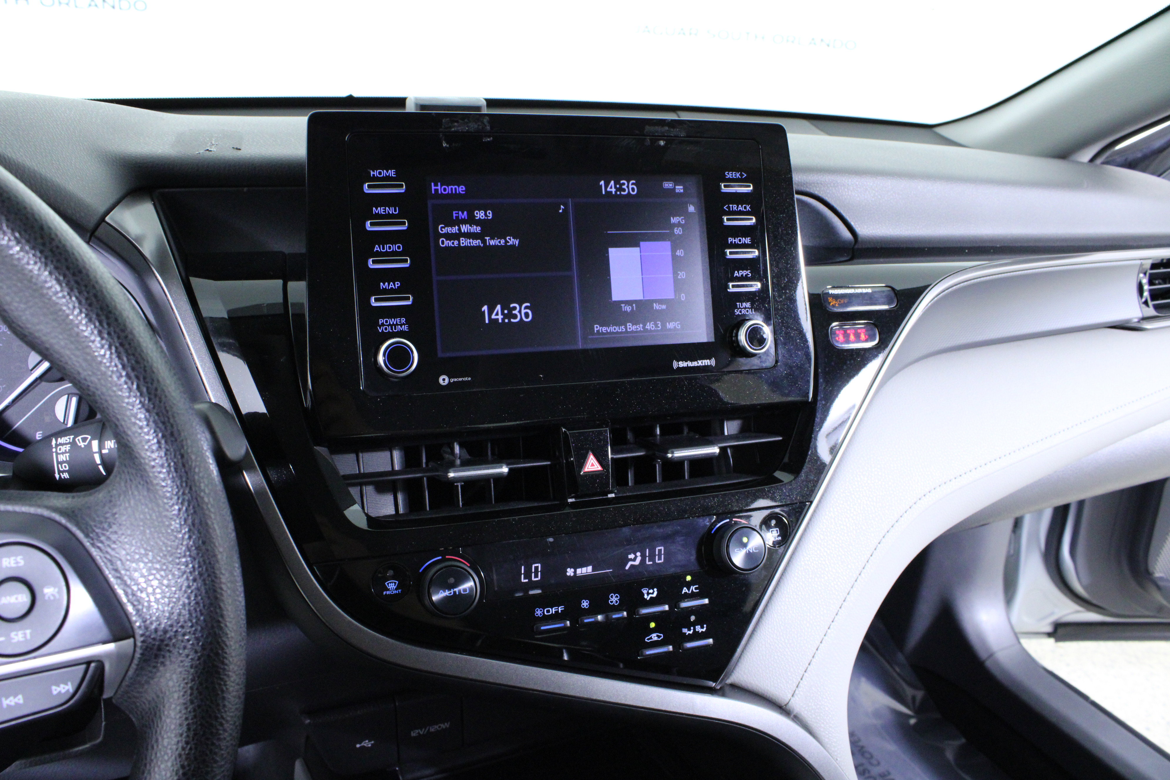 Used 2022 Toyota Camry LE image 21