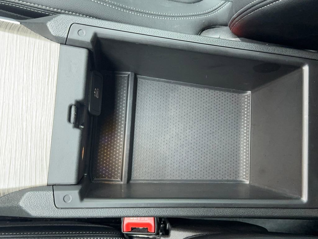 Used 2025 BMW 330i Sedan image 37