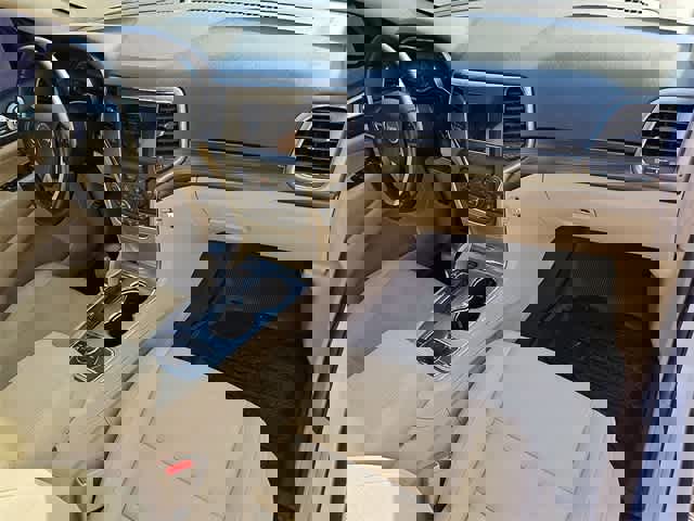 Used 2019 Jeep Grand Cherokee Laredo image 33