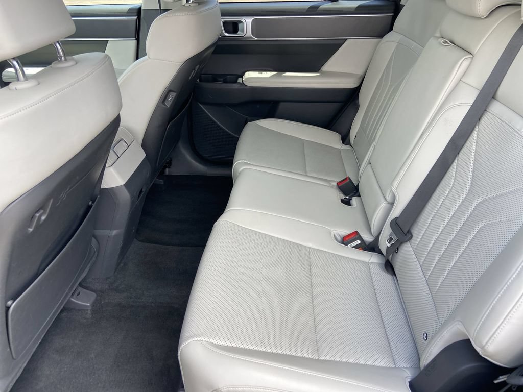 Used 2025 Hyundai Santa Fe SEL FWD image 20