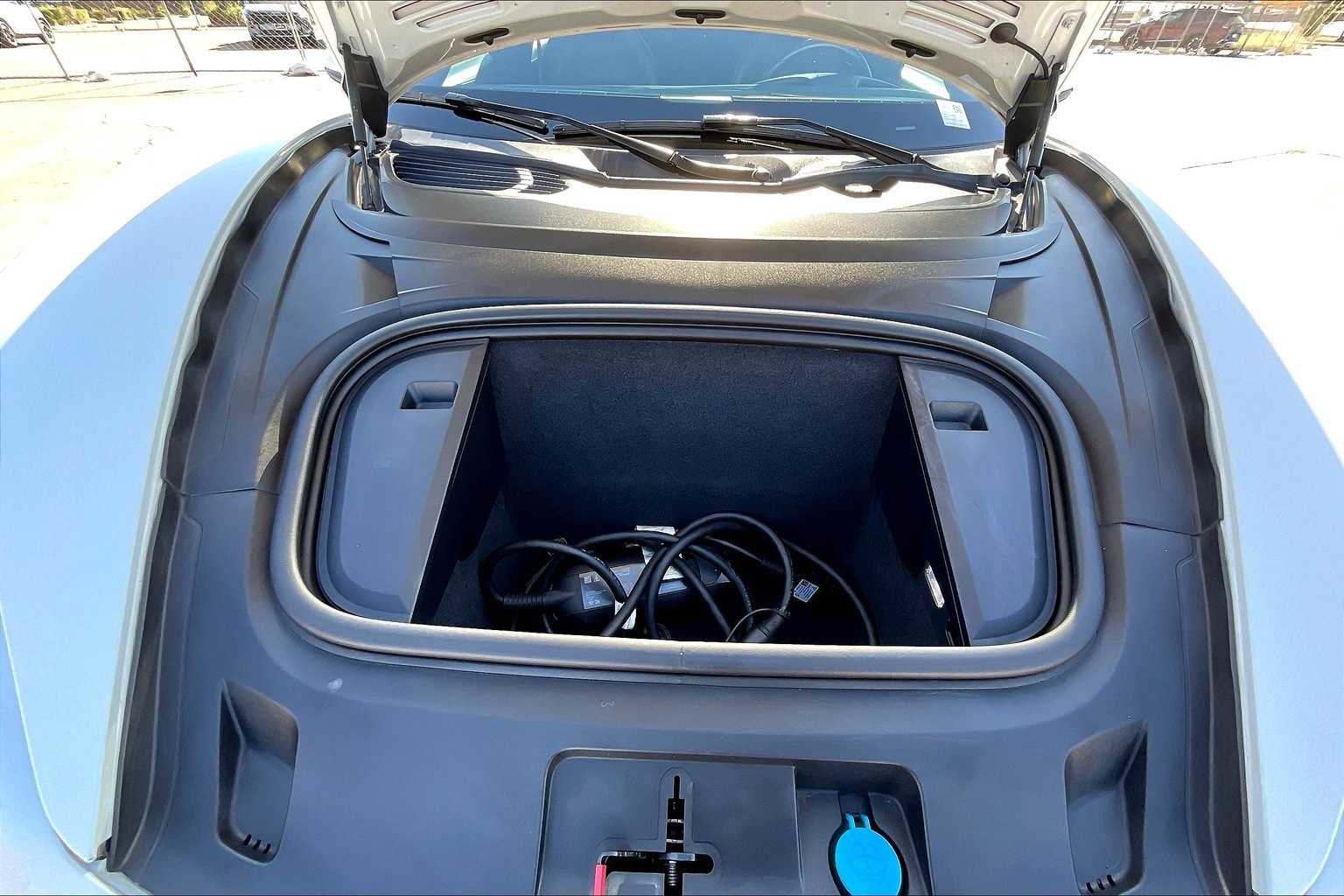 Used 2020 Porsche Taycan 4S image 8