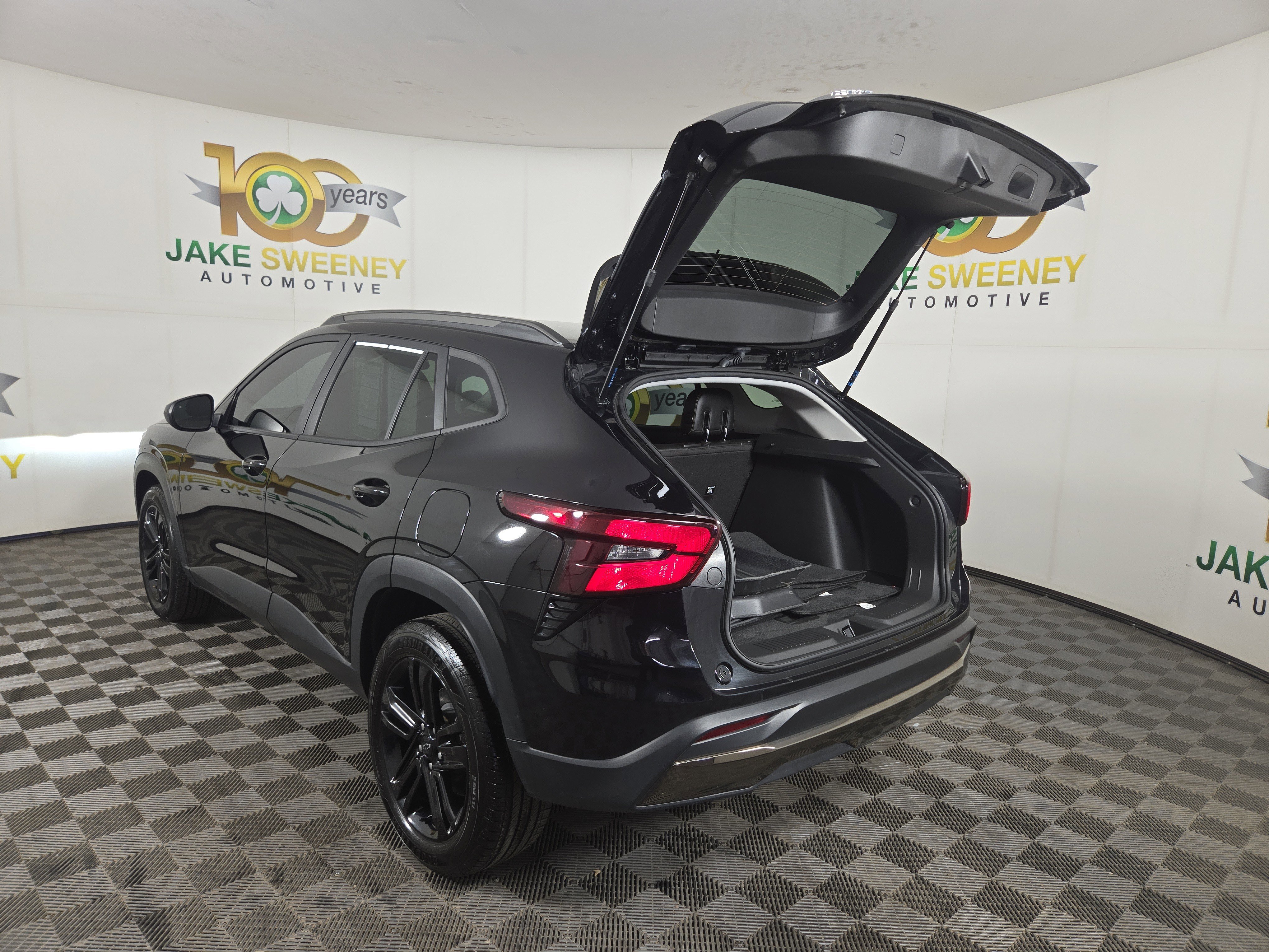 Certified 2024 Chevrolet Trax ACTIV w/ Sunroof Package FWD image 31
