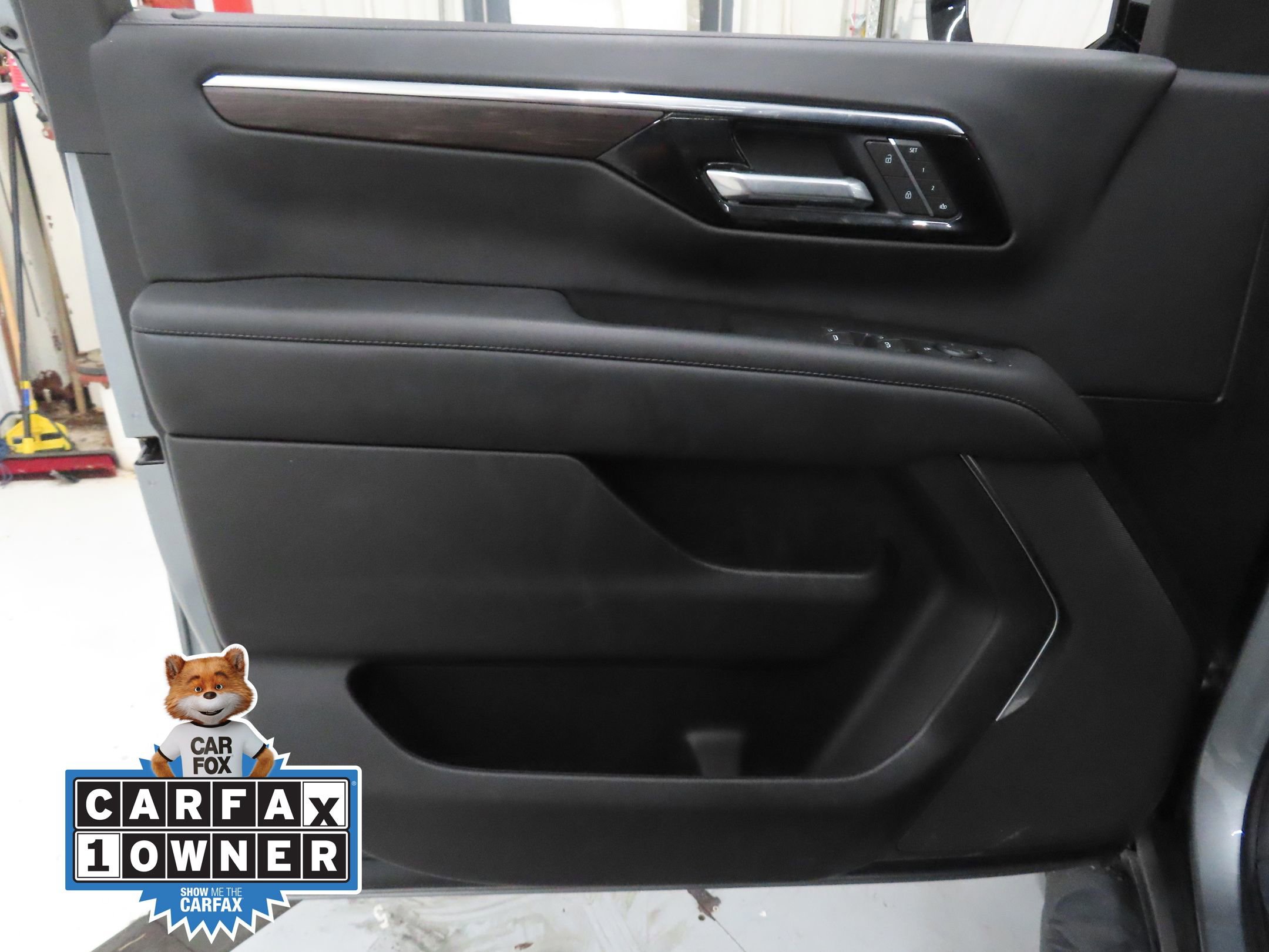 Used 2025 Chevrolet Suburban Z71 AWD/4WD image 9