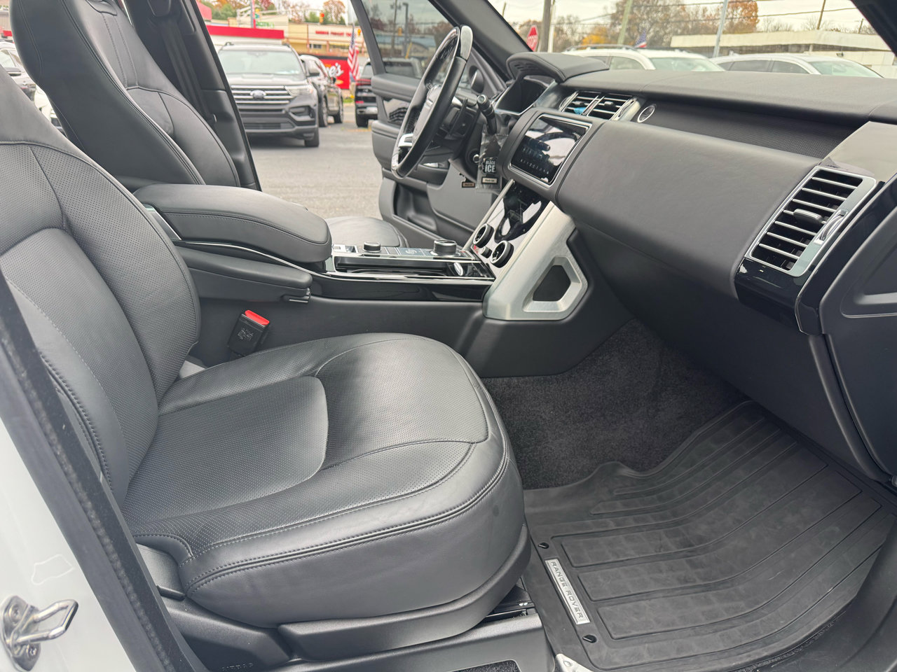 Used 2022 Land Rover Range Rover Westminster Edition image 17