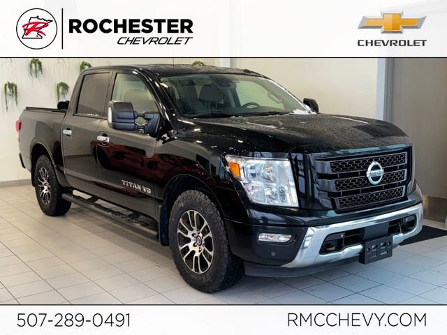 Used 2020 Nissan Titan SV image 1