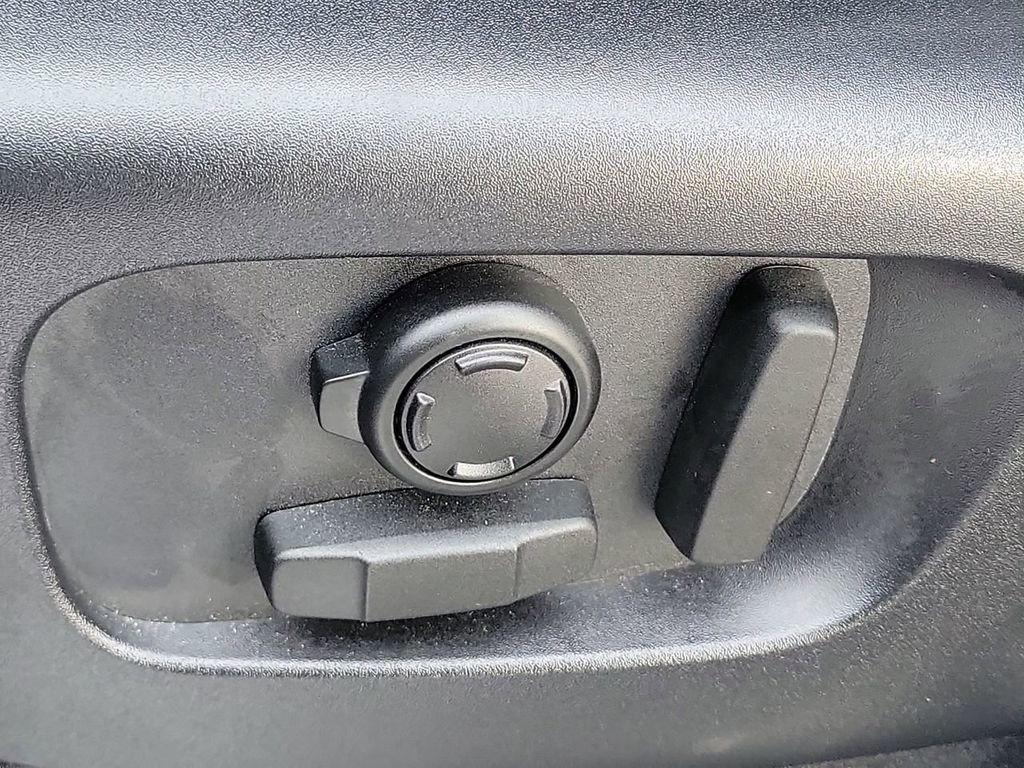 Certified 2024 Land Rover Discovery Dynamic SE AWD/4WD image 27