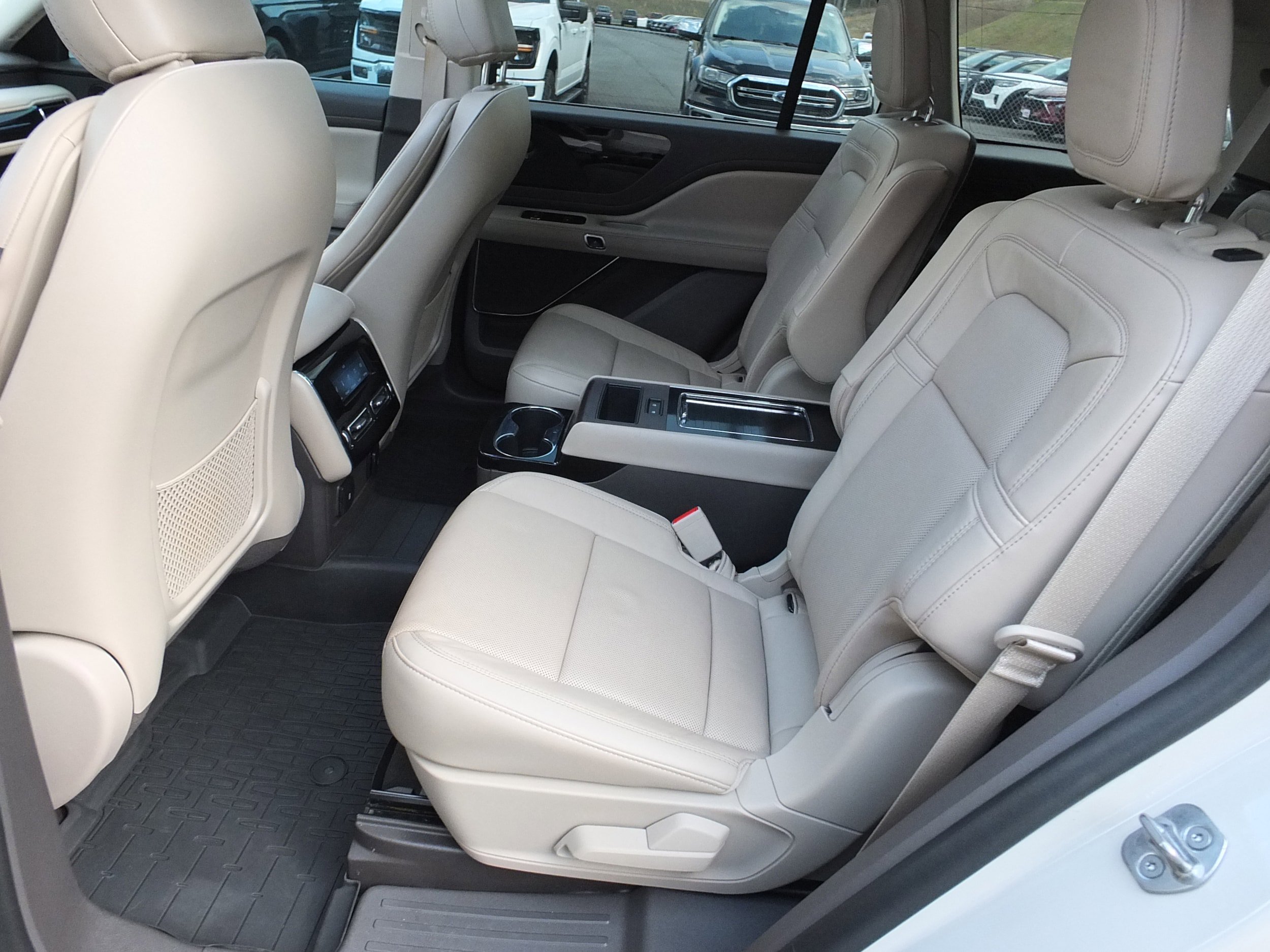 Used 2022 Lincoln Aviator Reserve w/ Equipment Group 201A image 13