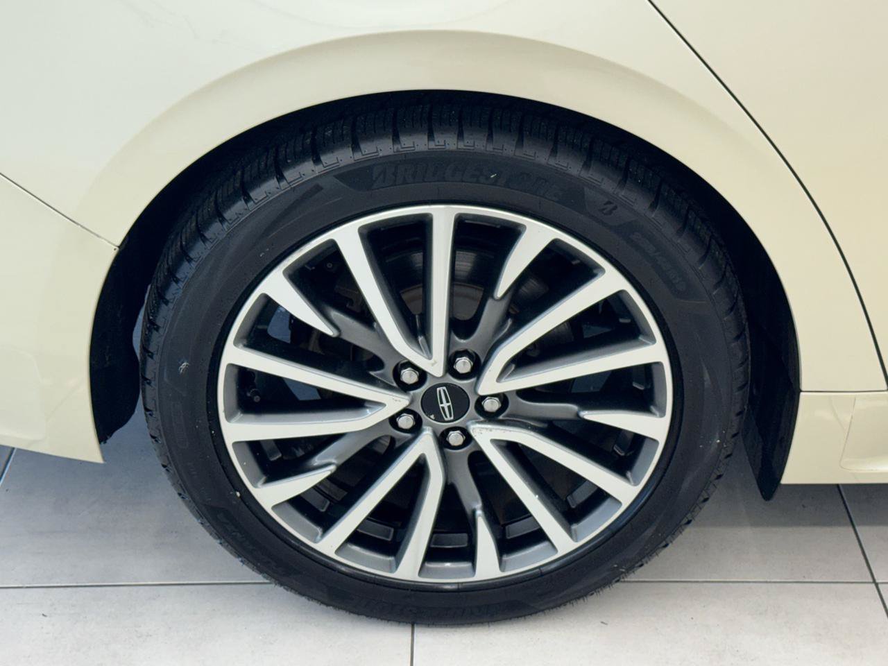 Used 2018 Lincoln Continental Select FWD image 42