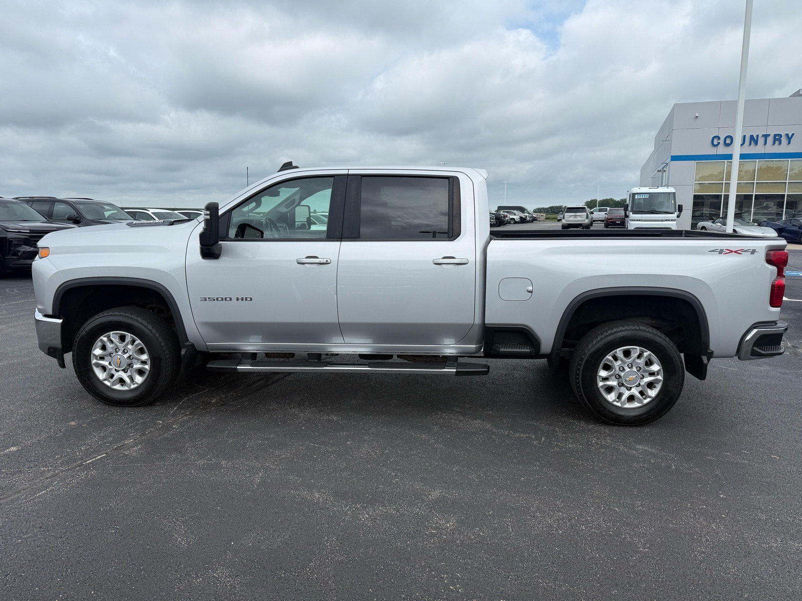 Used 2022 Chevrolet Silverado 3500 LT w/ Convenience Package AWD/4WD video 2