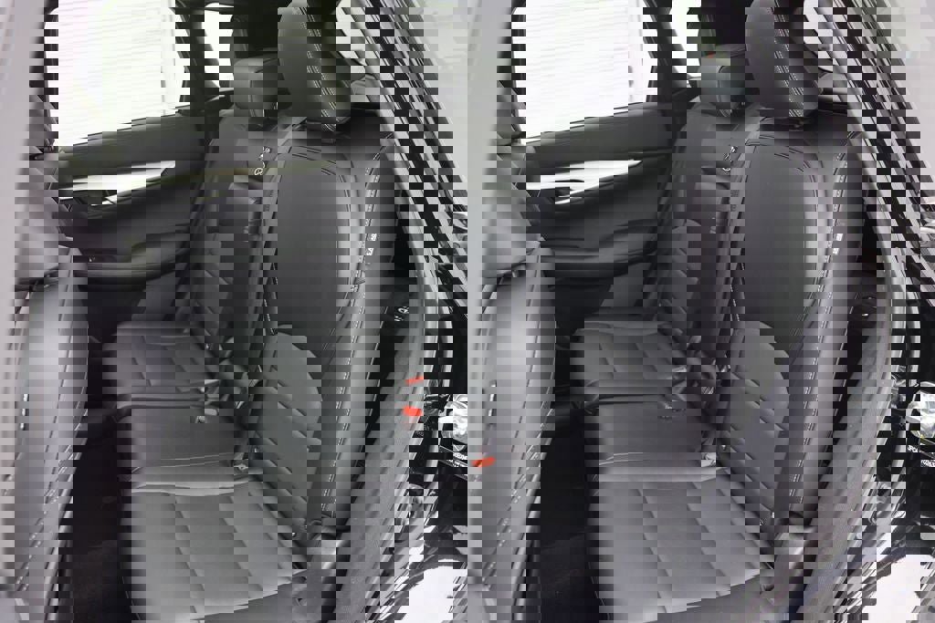 Used 2021 INFINITI QX50 Luxe w/ Appearance Package image 12