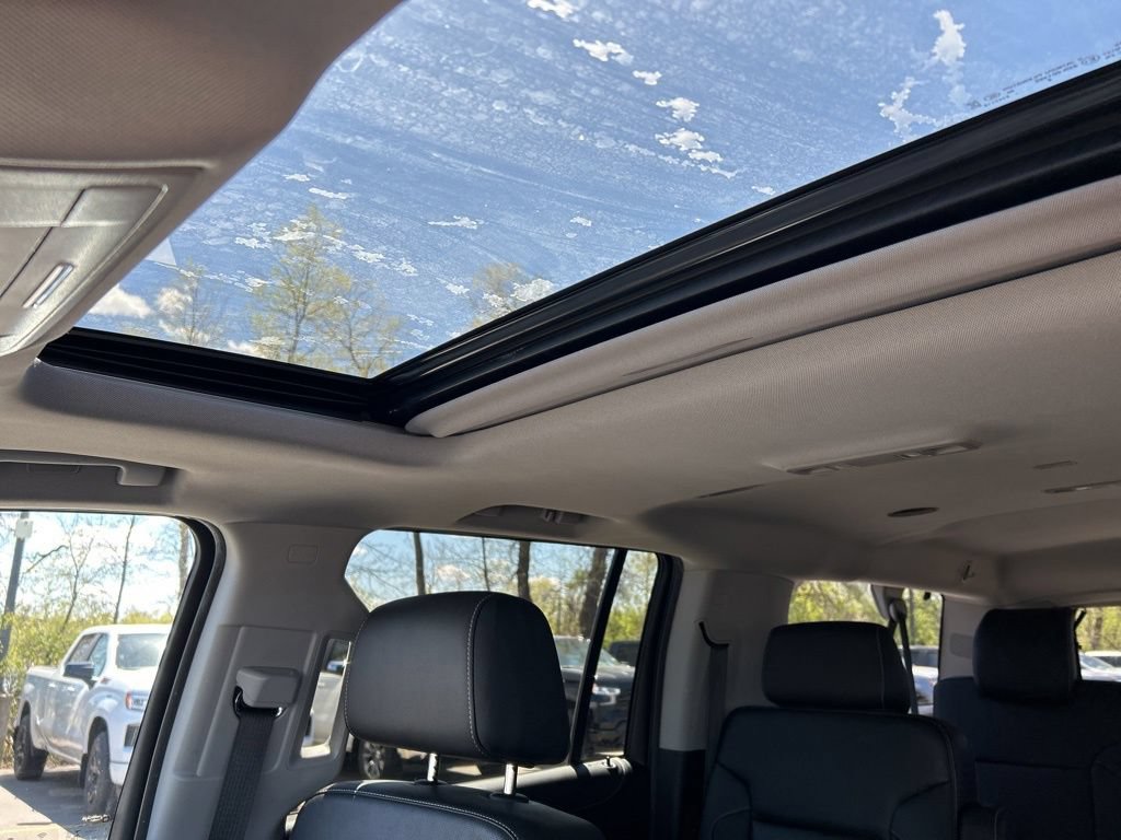 Used 2019 Chevrolet Suburban Premier w/ RST 6.2L Performance Edition AWD/4WD image 34