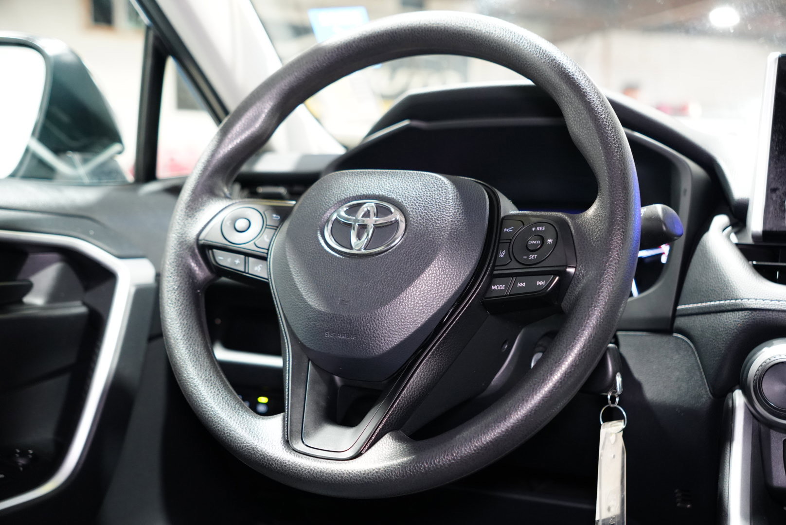 Used 2024 Toyota RAV4 LE image 13