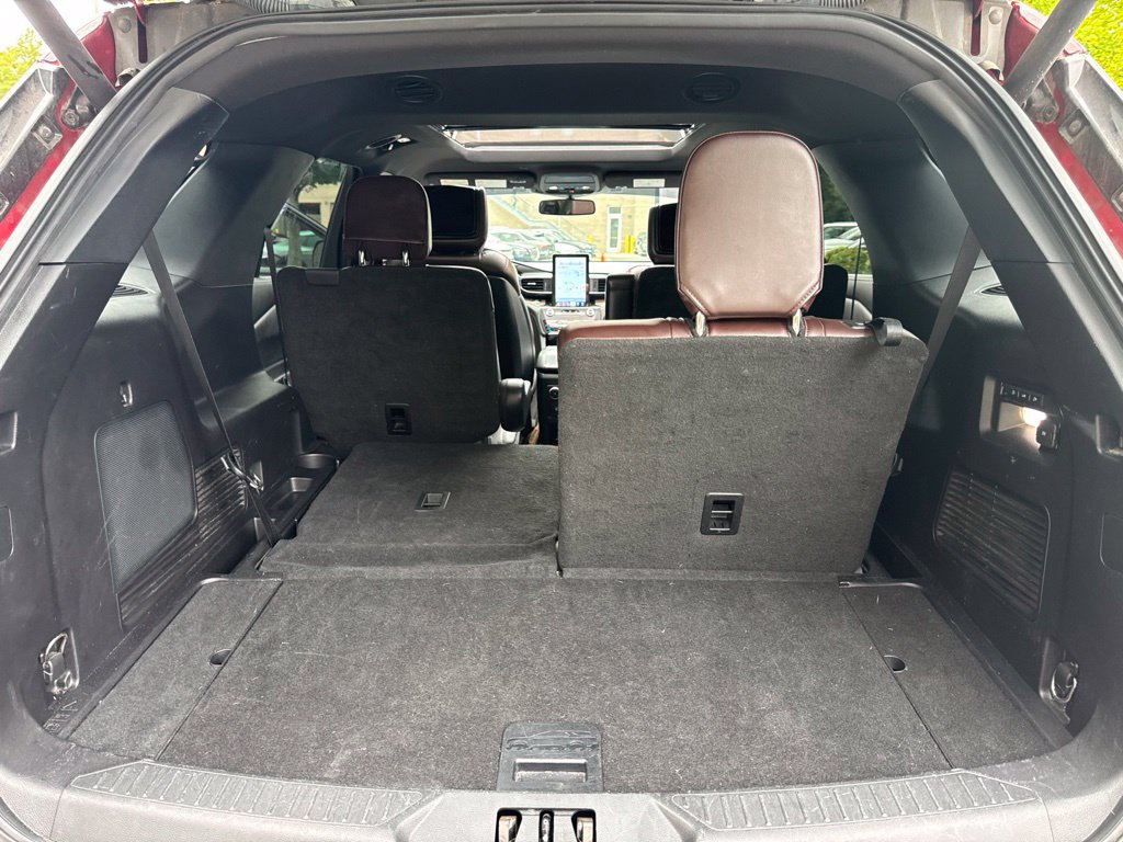 Used 2020 Ford Explorer Platinum w/ Premium Technology Package AWD/4WD image 29