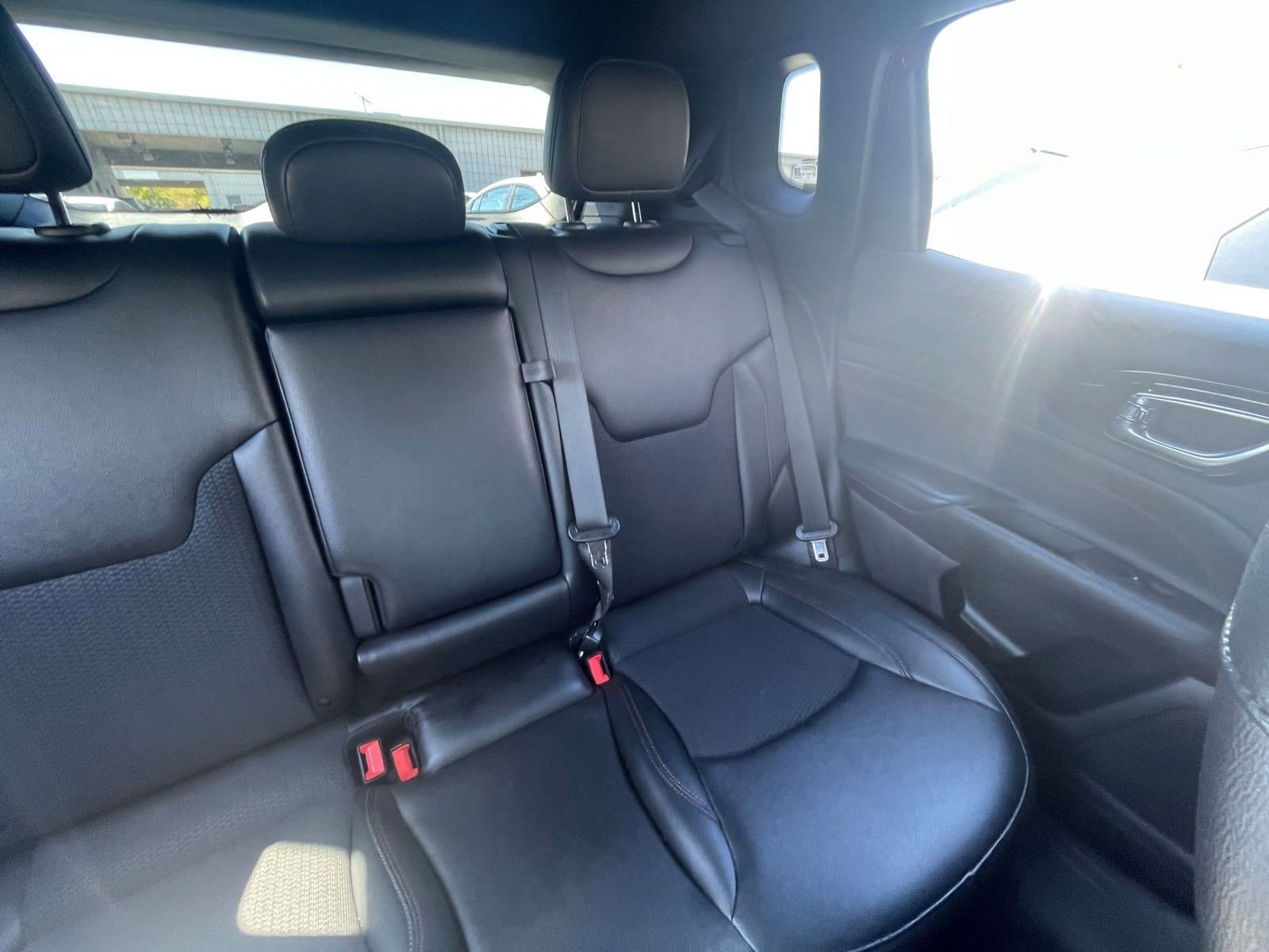 Used 2025 Jeep Compass Trailhawk AWD/4WD image 35